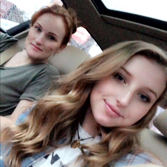 Meet your Posher, MissD... Mom of 3 🤪 - Picture 3 of 3